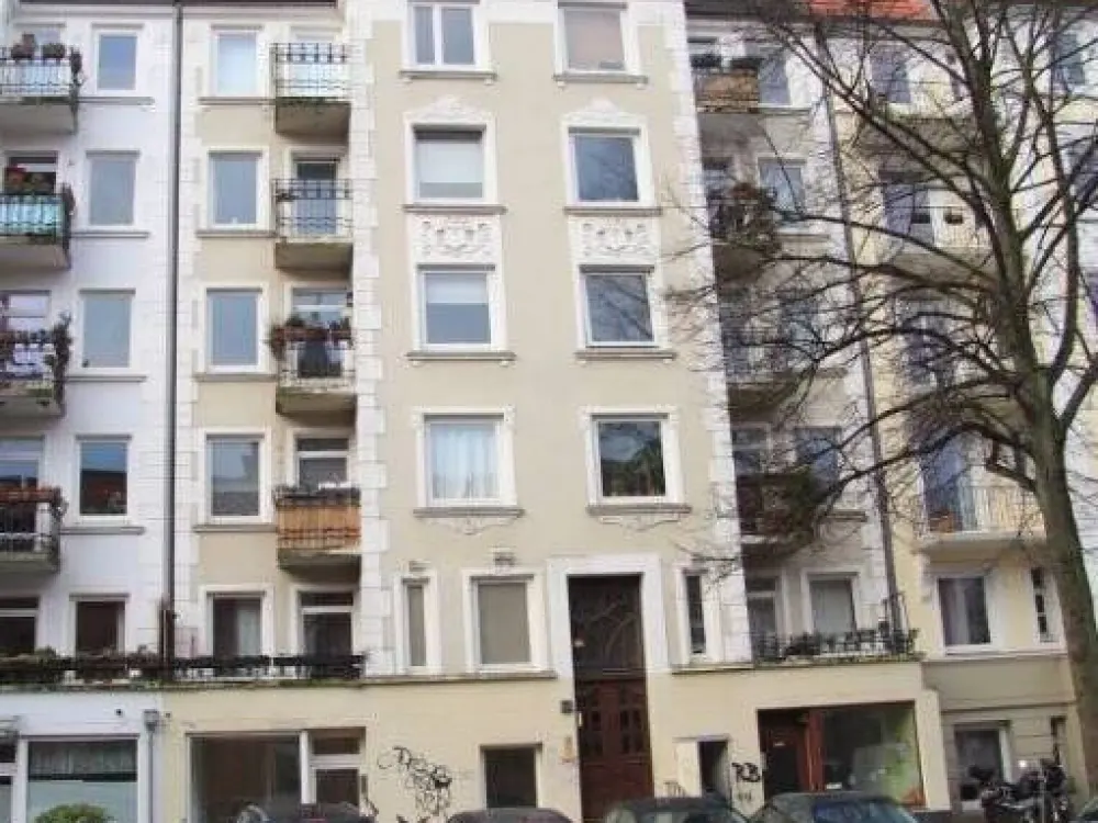 Barmbek-Süd: 3-Zimmer-Altbau - ideal für WG oder als Wohnbüro / Praxis/ Atelier