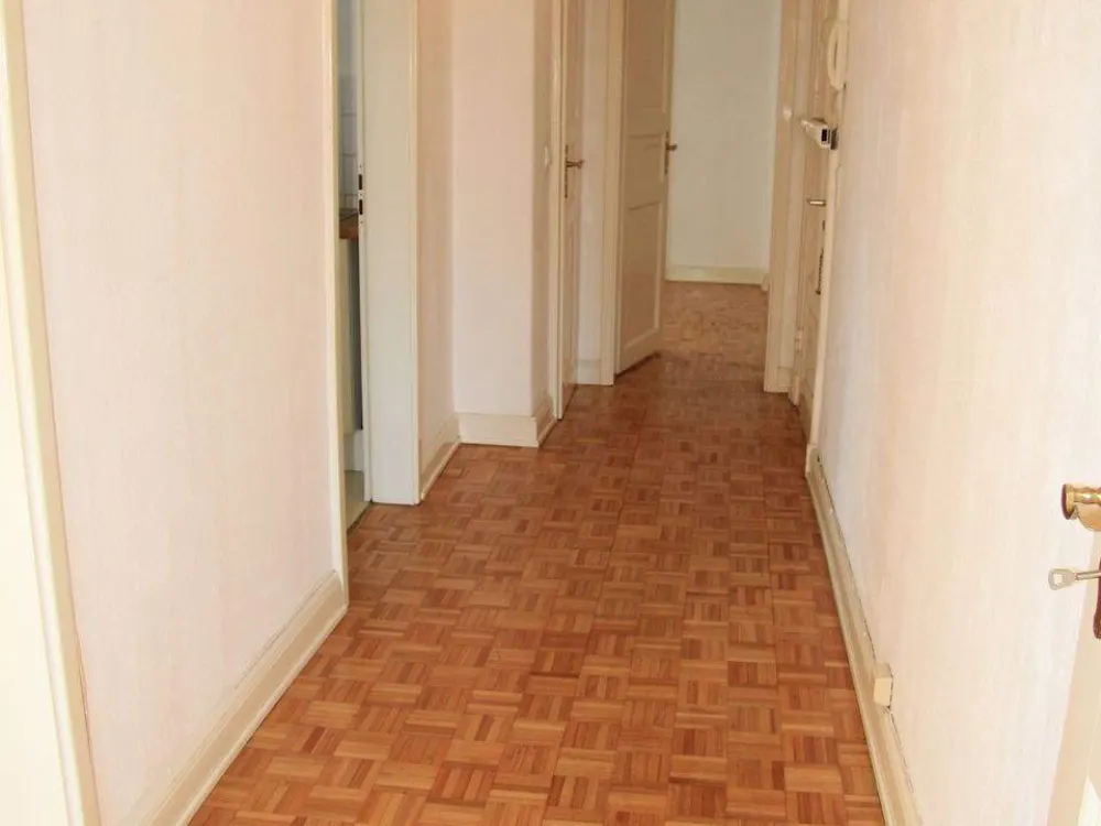 Barmbek-Süd: 3-Zimmer-Altbau - ideal für WG oder als Wohnbüro / Praxis/ Atelier