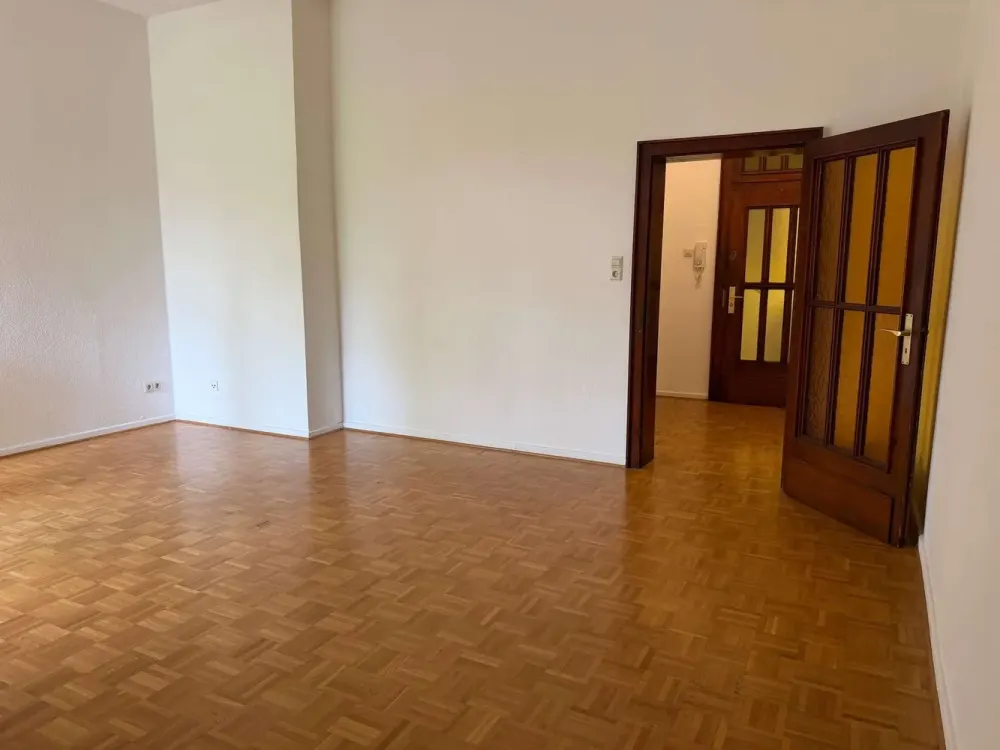 3-Zimmer-Wohnung Balkon und 64 m² Wfl.