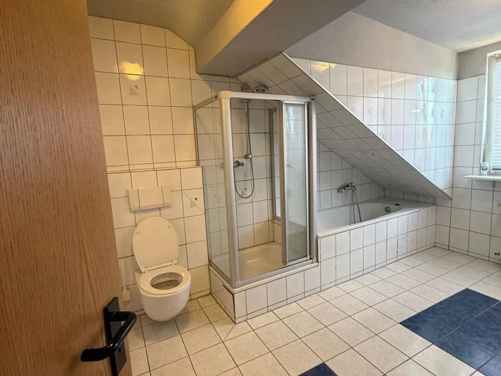 sehr schöne 3 Zimmer Dachgeschoss Wohnung in Dortmund Brackel