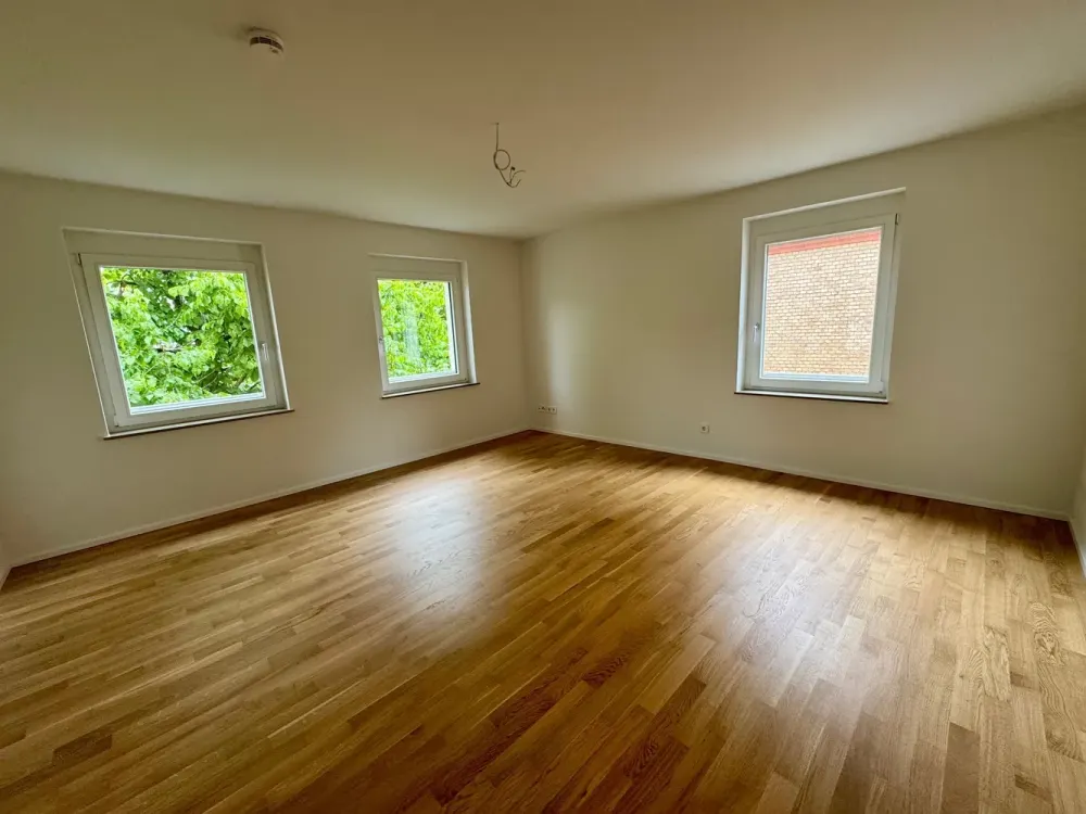 Stilvoll sanierter Altbau mit Balkon in zentraler Lage
