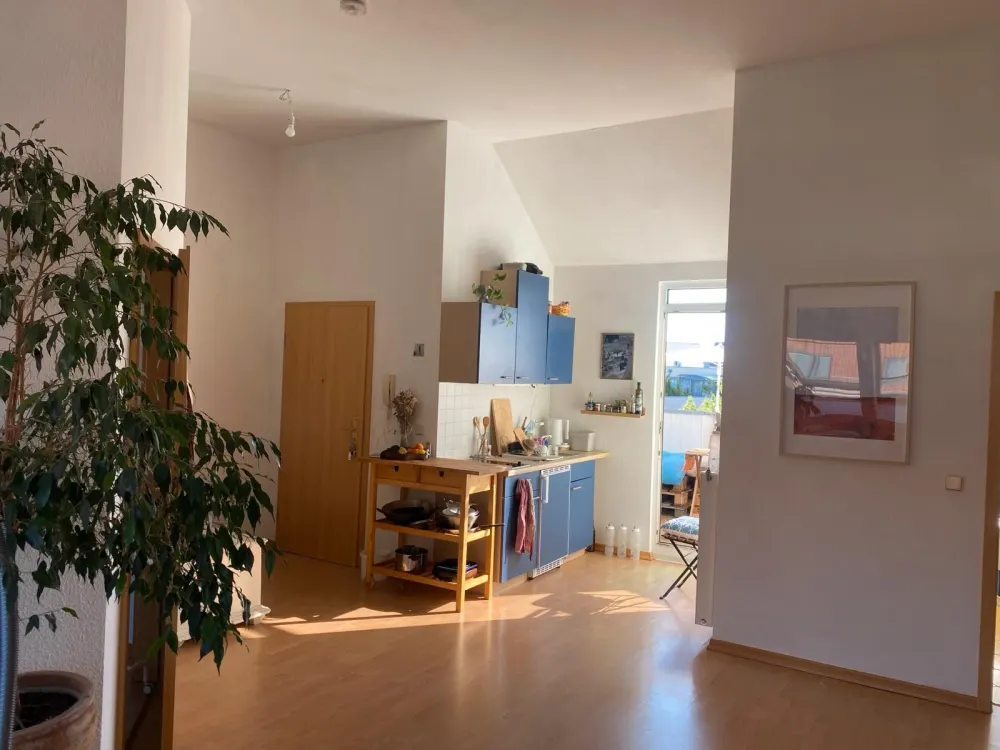 Lichtdurchflutete Wohnung zur Zwischenmiete (Nov.-Dez.)