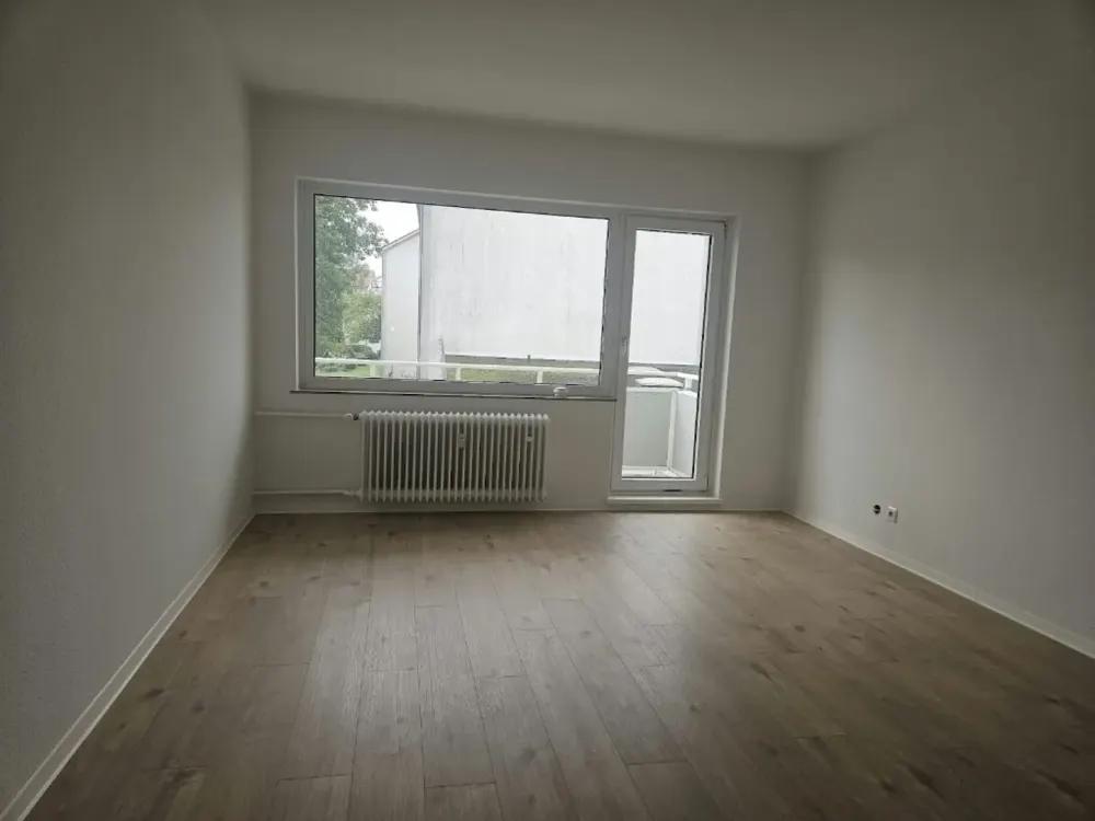 Einziehen & Wohlfühlen: frisch renovierten Wohnung: 3-Zimmer-Wohnung mit Balkon in Kirchhuchtingen