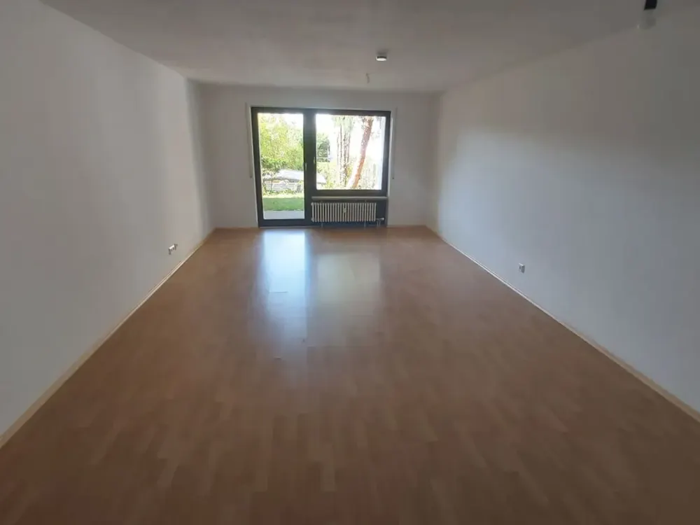 Schickes 2-Zi-Appartement inkl.Terrasse/Garten,TL-Bad,Gäste-WC,zentrale Top-Lage,Topzustand,EBK + TG