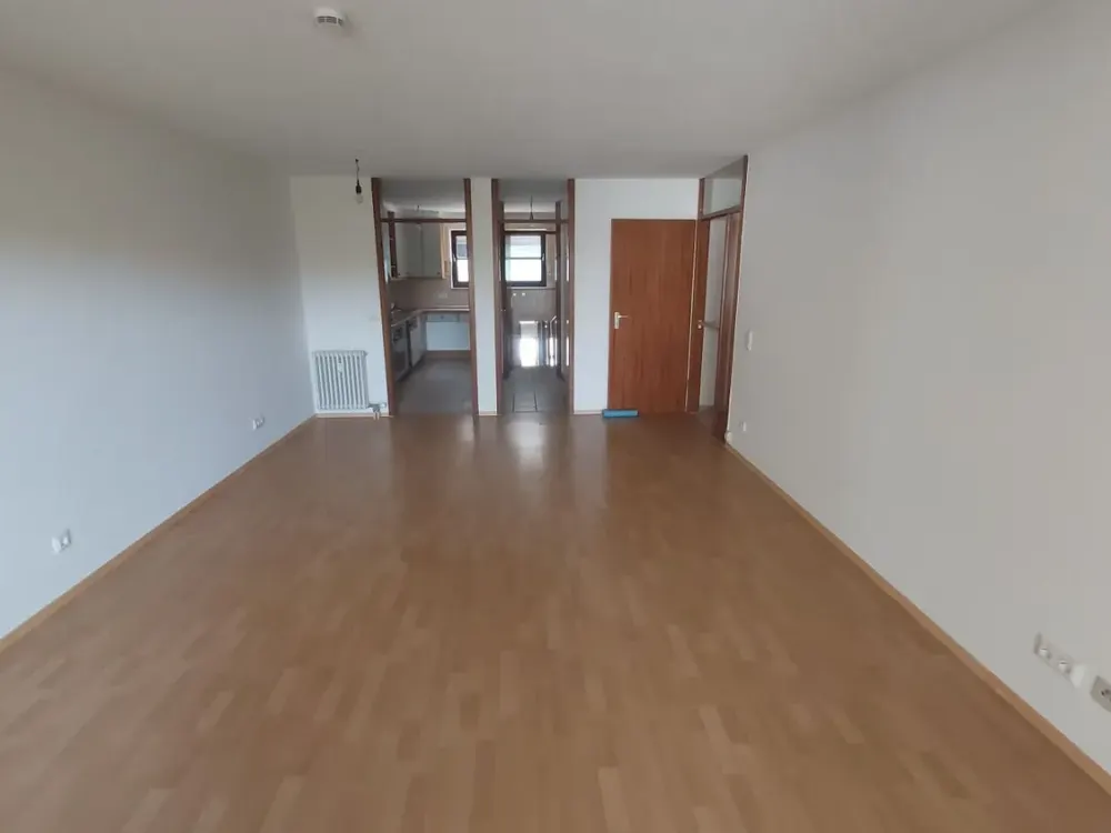Schickes 2-Zi-Appartement inkl.Terrasse/Garten,TL-Bad,Gäste-WC,zentrale Top-Lage,Topzustand,EBK + TG