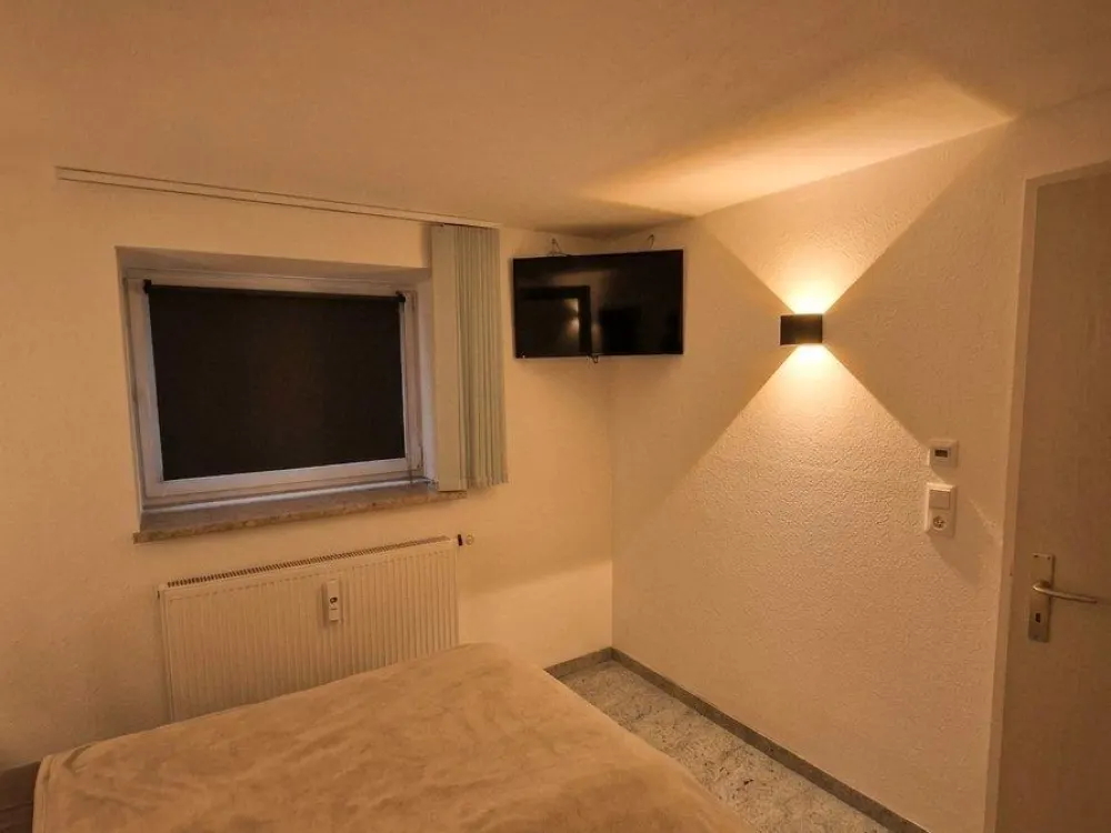 Möbliertes 2-ZIMMER-APARTMENT Souterrain, in Nürnberg