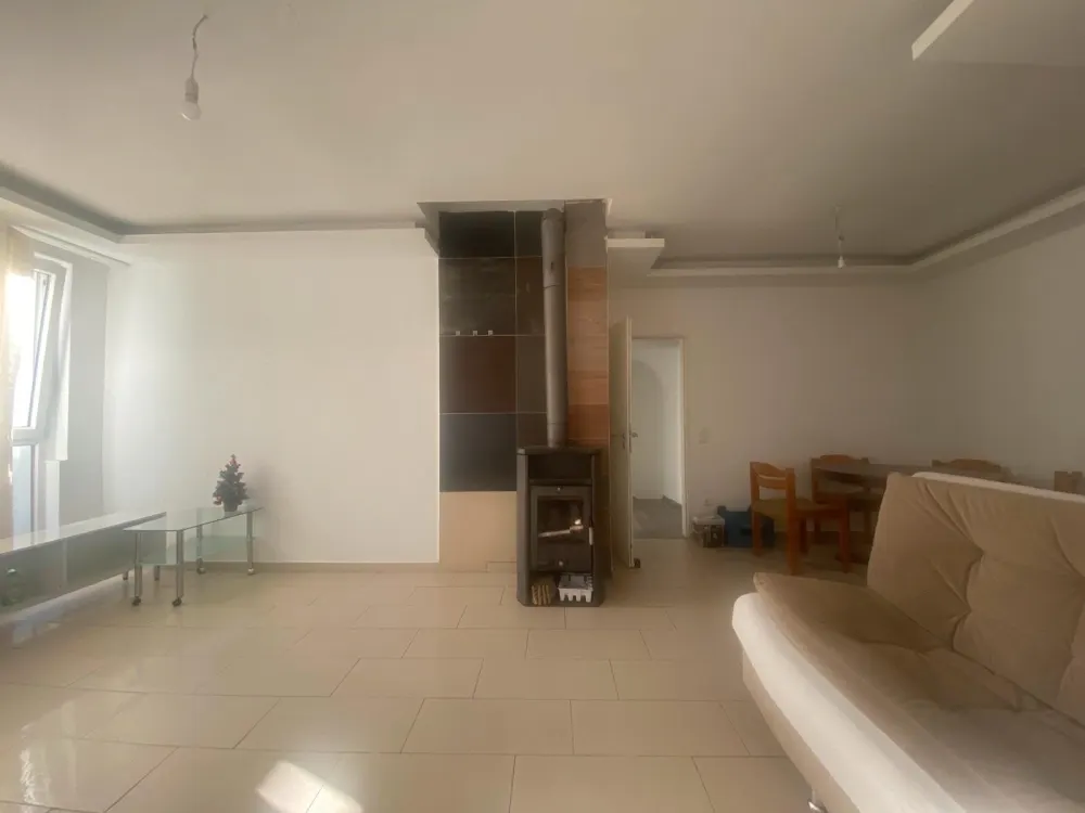 Wohnung ab sofort zu vermieten 90m2