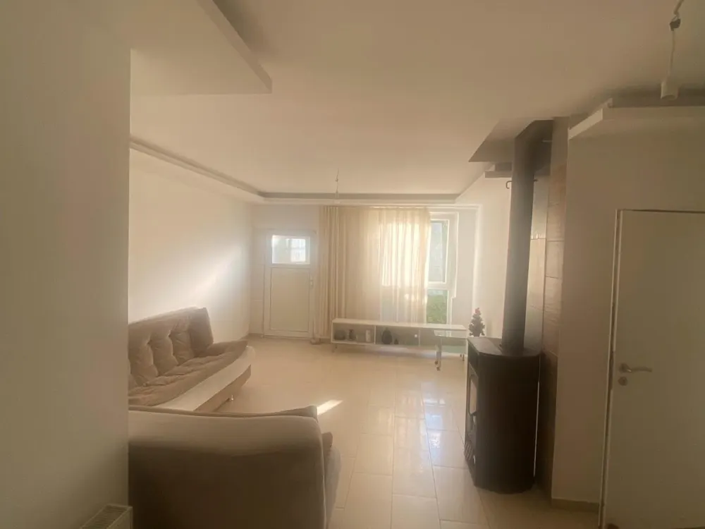 Wohnung ab sofort zu vermieten 90m2