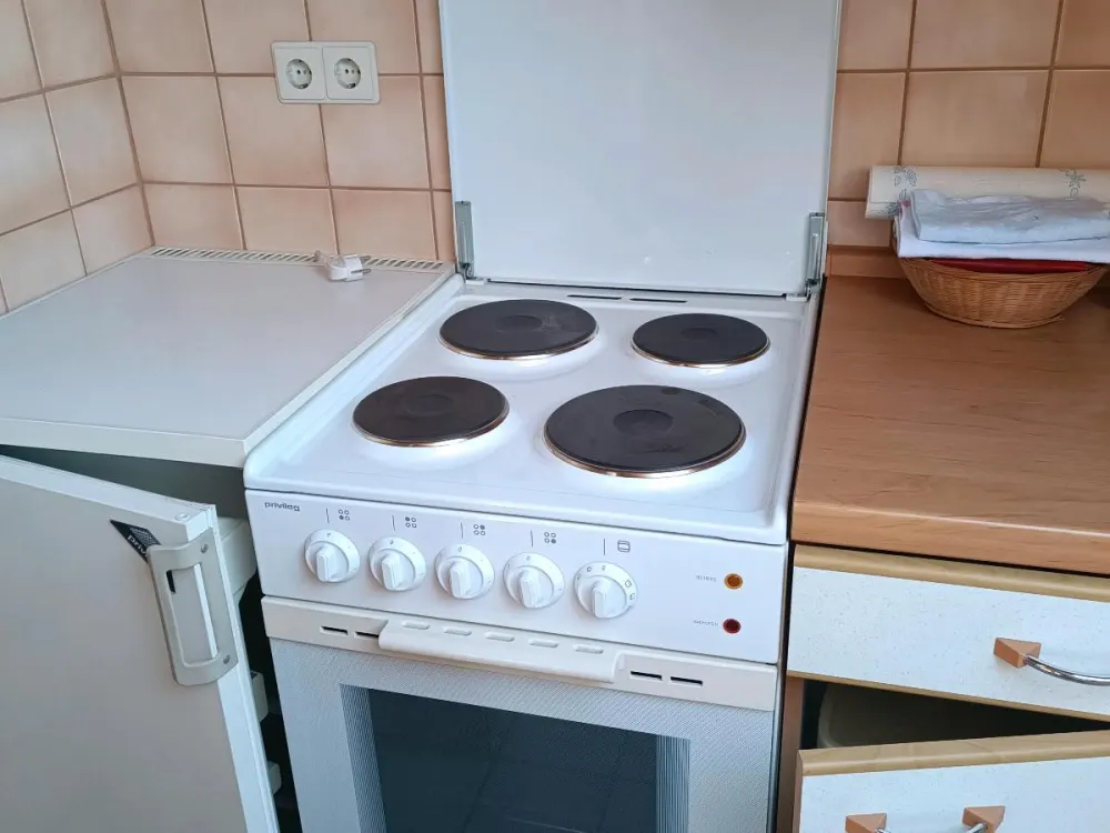 Meckenbeuren kleine DG-Wohnung zu vermieten