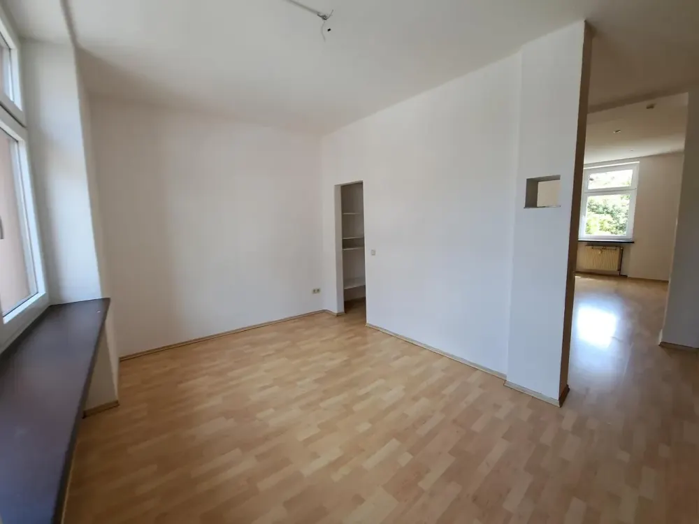 Bright 2-Room Apartment in Quiet Location of Püttlingen, 54 sqm
