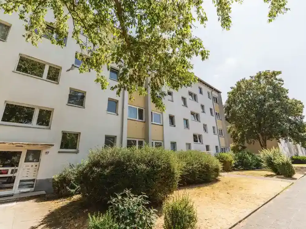 Gartenarbeit gewünscht - 3 Zi.-Whng. - modernes Wannenbad mit Fenster - Duisburg Rheinhausen