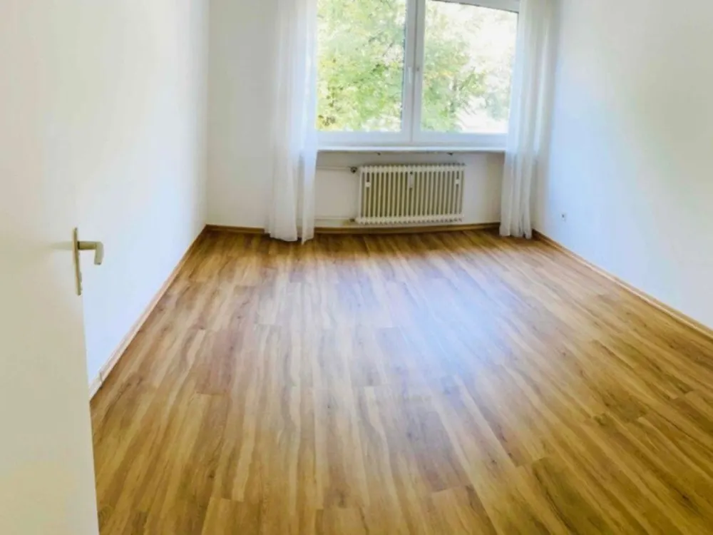 Gepflegte 2-Zimmer-Wohnung mit Einbauküche und Balkon in Fühlsbüttel