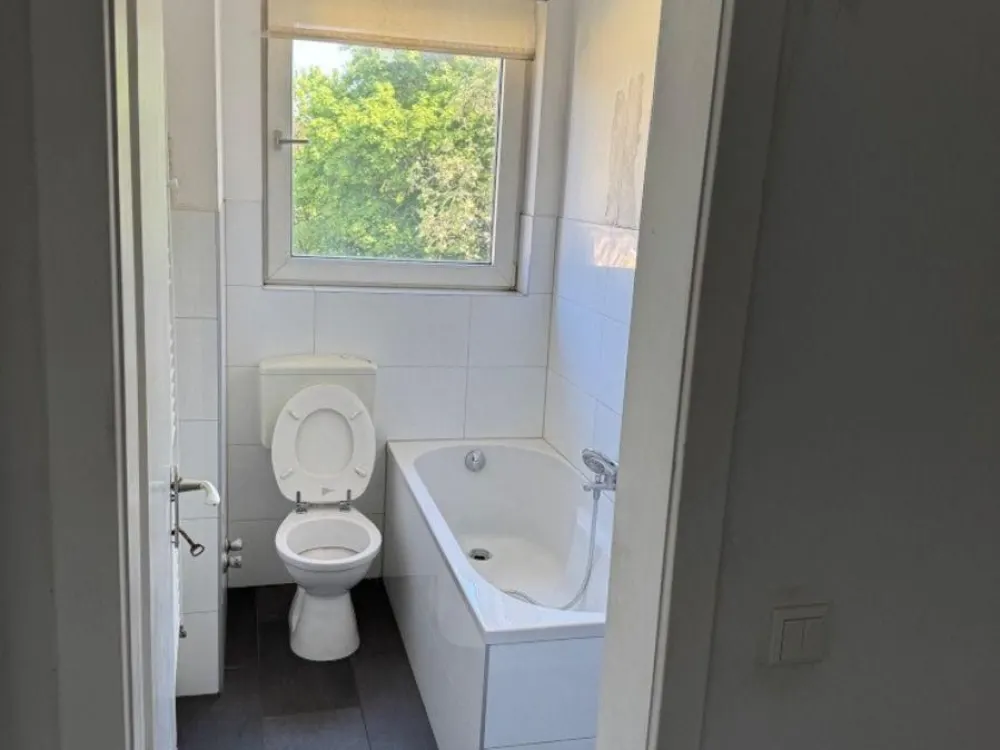 Gepflegte 2-Zimmer-Wohnung mit Einbauküche und Balkon in Fühlsbüttel
