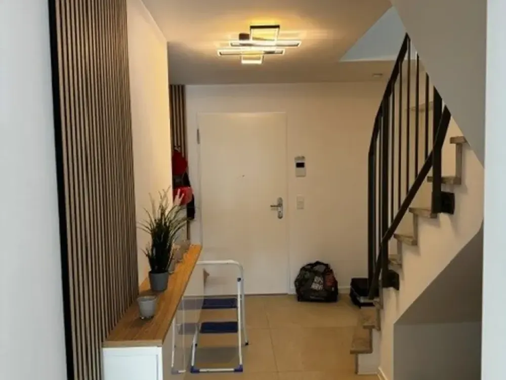 Lichtdurchflutete Dachgeschoss-Maisonette-Wohnung für Familien und Paare