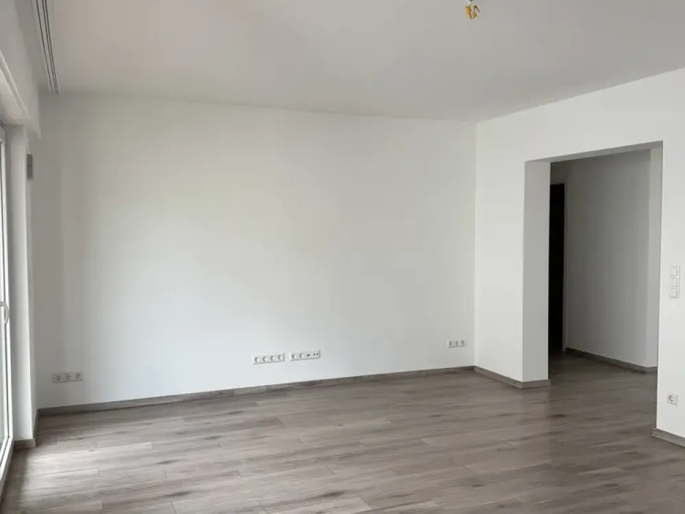4,5 Zimmer Wohnung mit Einbauküche/Neuwertig