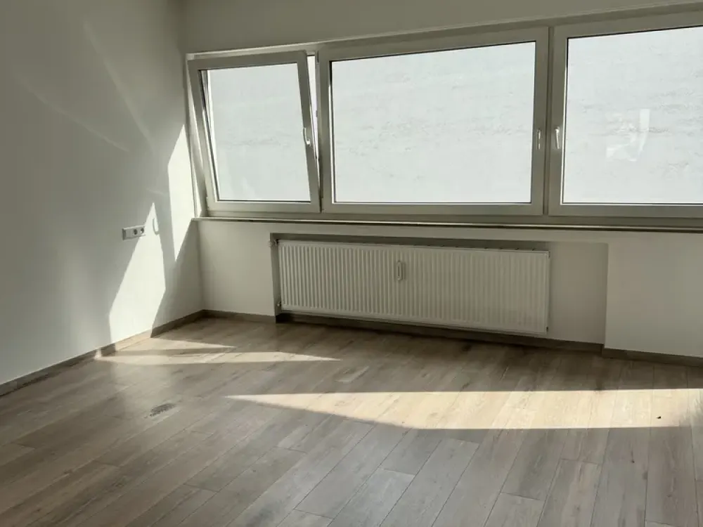 4,5 Zimmer Wohnung mit Einbauküche/Neuwertig