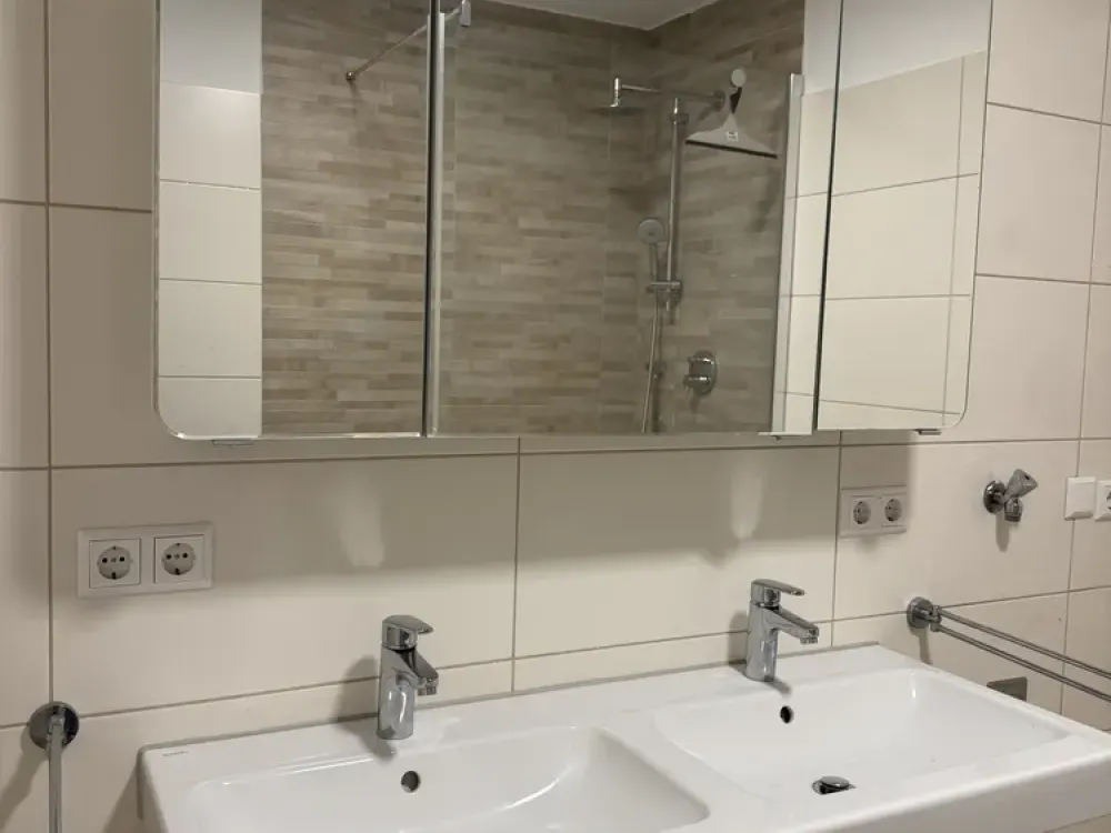 4,5 Zimmer Wohnung mit Einbauküche/Neuwertig