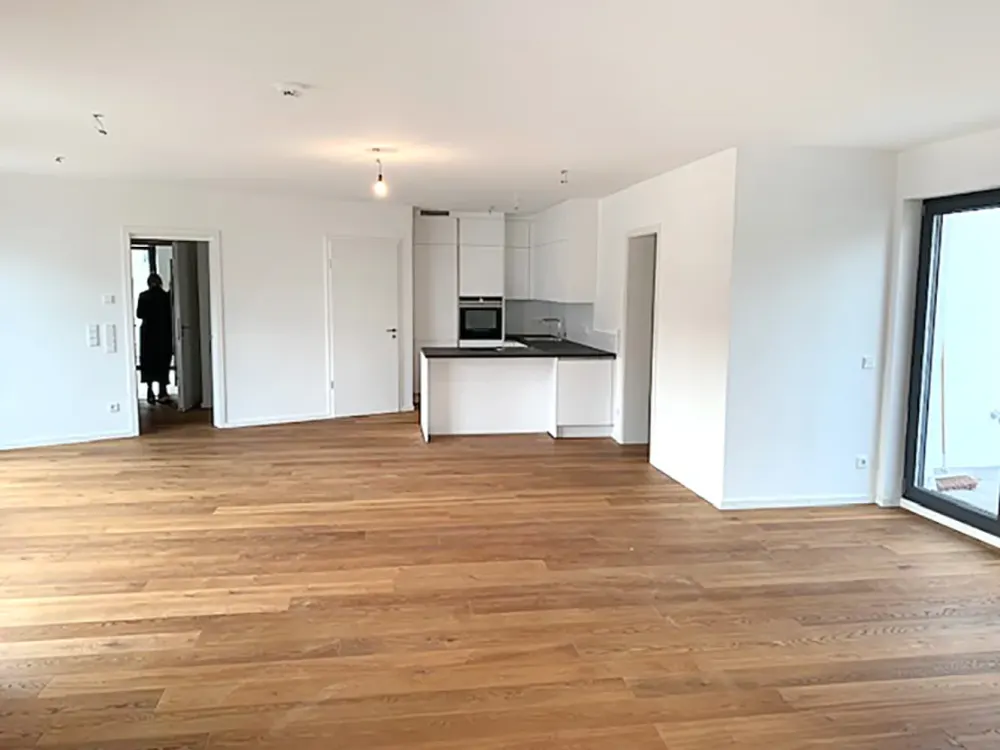 Exclusive 2-Room Apartment with Luxury Features and Large Terrace