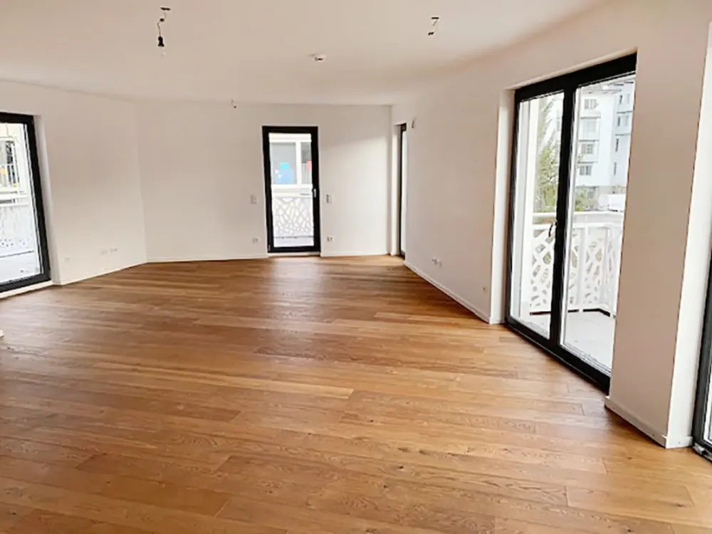 Exclusive 2-Room Apartment with Luxury Features and Large Terrace