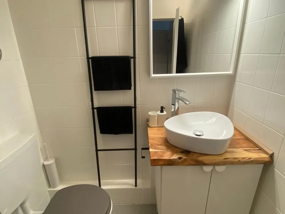 Renoviertes 1 Zimmer Design Apartment - sehr schön eingerichtet
