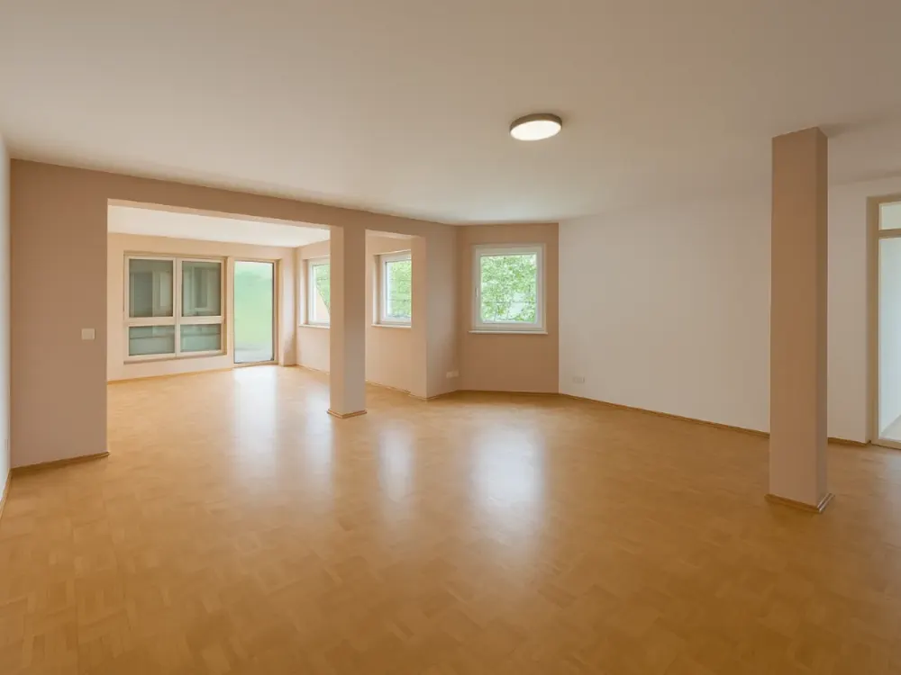Exklusives Wohnen am Wasser: Stilvolle 4-Zimmer-Wohnung mit Terrasse & 179m² Nutzfläche in Bestlage