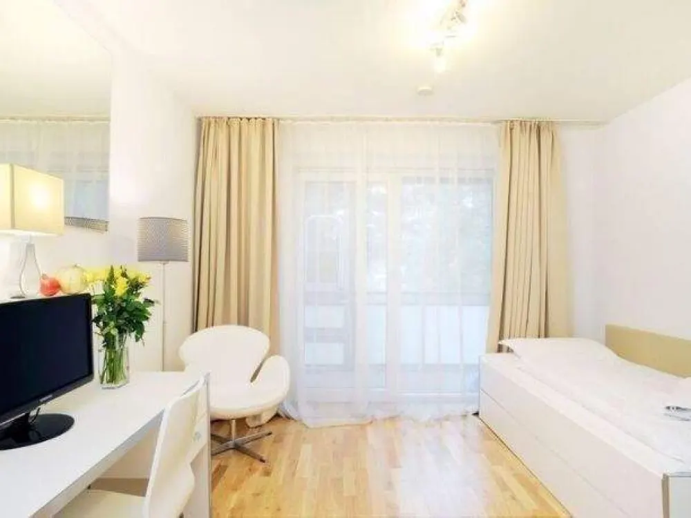 Frankfurt Messe Special: Ihr möbliertes Designer-Studio (23 m²) in Grün-Oase, ab 40 €/Tag, kautionsfrei & all-inclusive!