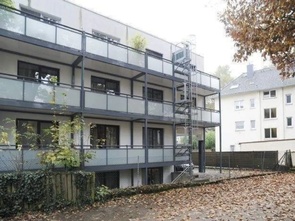 Frankfurt Messe Special: Ihr möbliertes Designer-Studio (23 m²) in Grün-Oase, ab 40 €/Tag, kautionsfrei & all-inclusive!