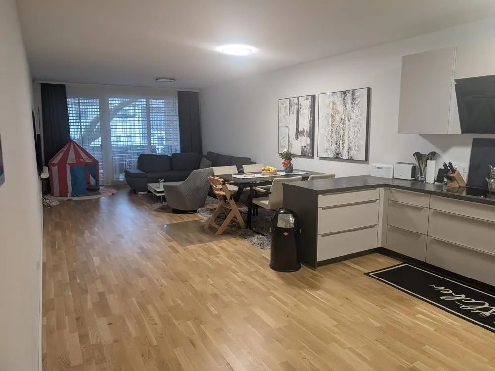 Moderne 3-Zimmer-Wohnung mit Loggia