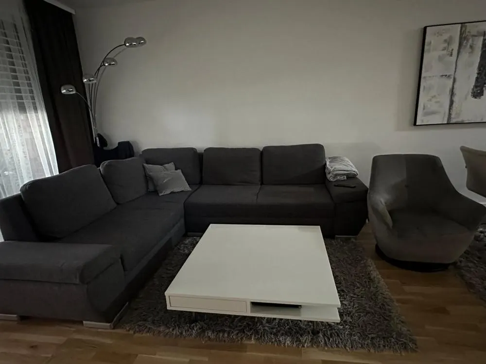 Moderne 3-Zimmer-Wohnung mit Loggia