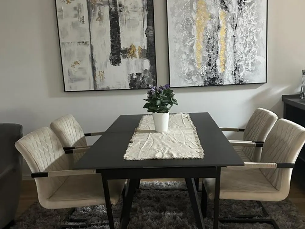 Moderne 3-Zimmer-Wohnung mit Loggia