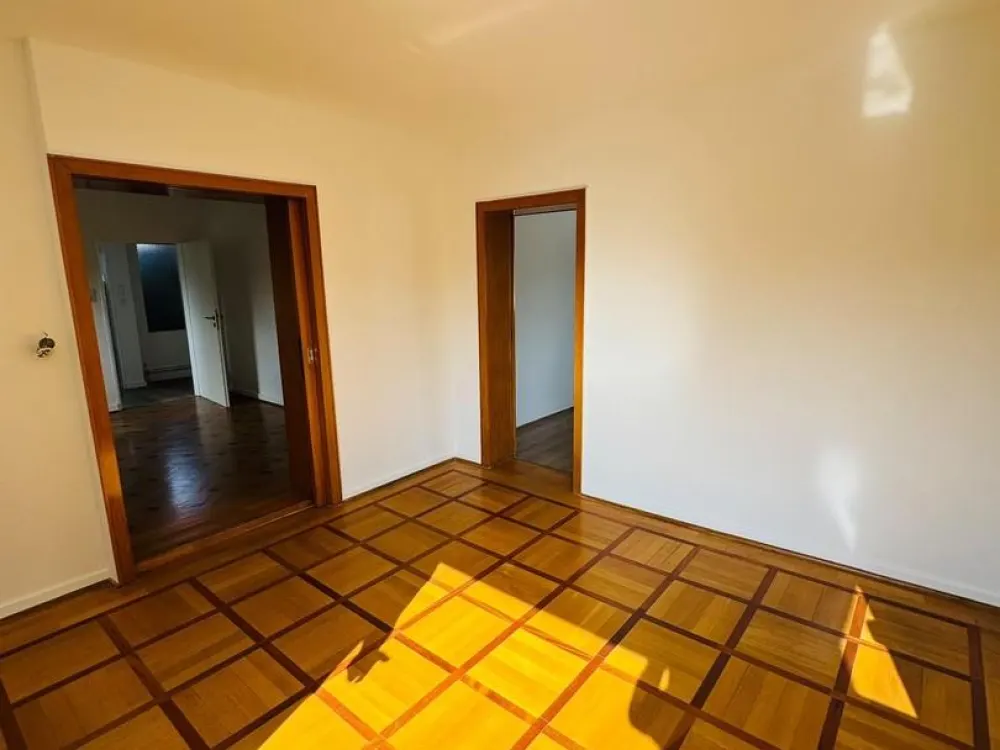 4-Zimmer-Wohnung mit traumhaften Taunusblick und eigenem Garten
