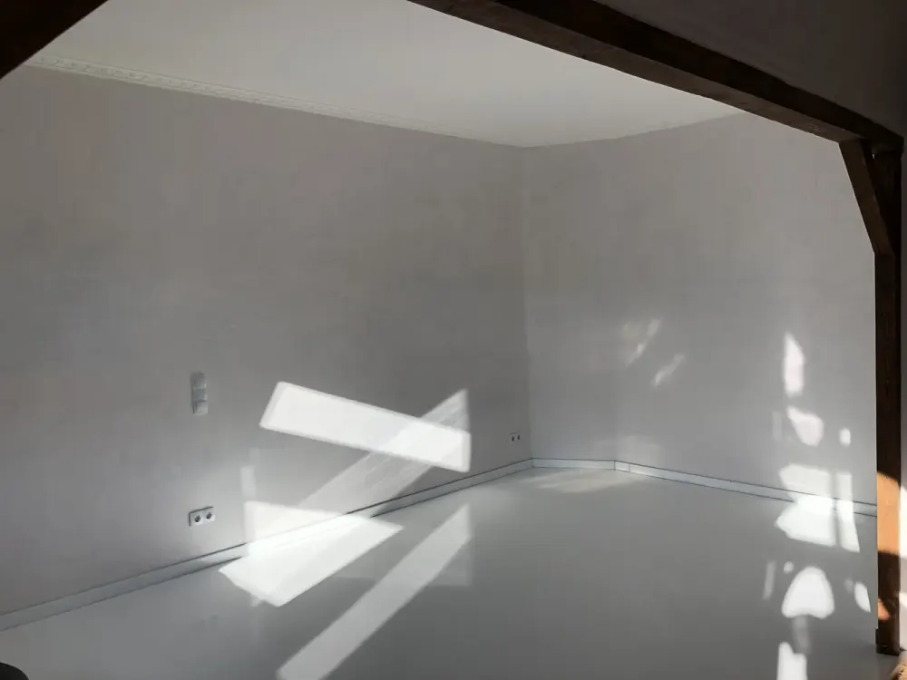 Exclusive 2.5-Room Attic Apartment with Built-in Kitchen in Frankfurt am Main