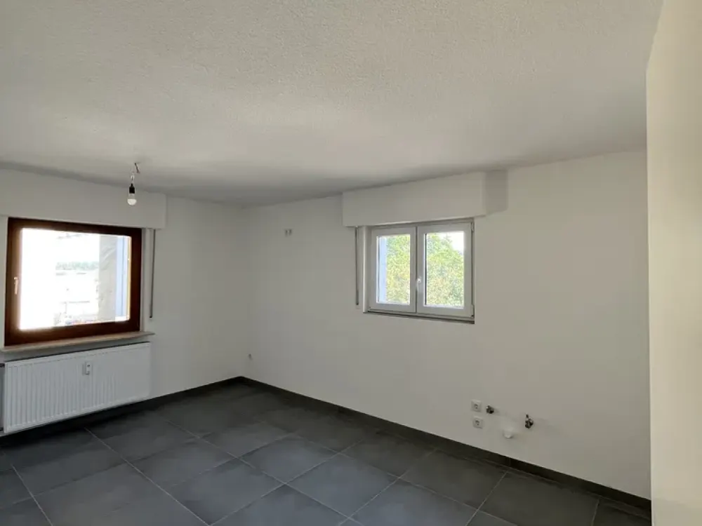 Modern Living in Karlsbad: 3.5-Room Apartment with High-Quality Features