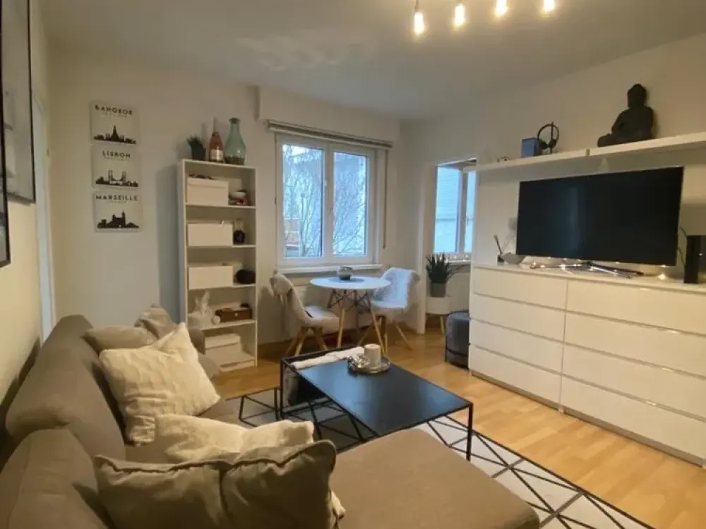 Modern sanierte offene 2-Zimmer-Wohnung mit Einbauküche in Topp-Lage Stuttgarts (Killesberg)