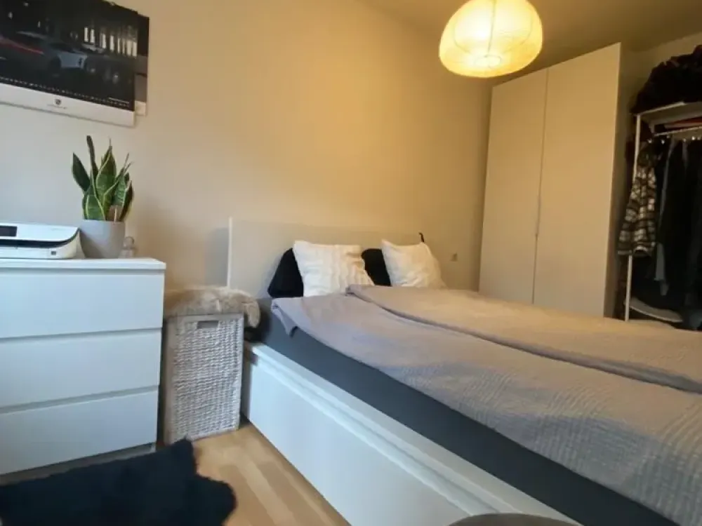 Modern sanierte offene 2-Zimmer-Wohnung mit Einbauküche in Topp-Lage Stuttgarts (Killesberg)