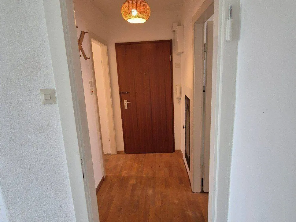 helle 2 Zimmerwohnung Stuttgart Degerloch Balkon Altbau teilmöbliert