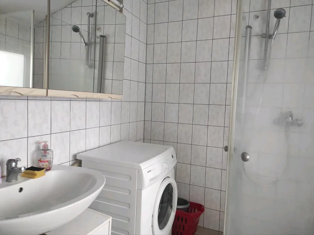 Shared Apartment Room - Near University - 2 Rooms, Kitchen, Bathroom