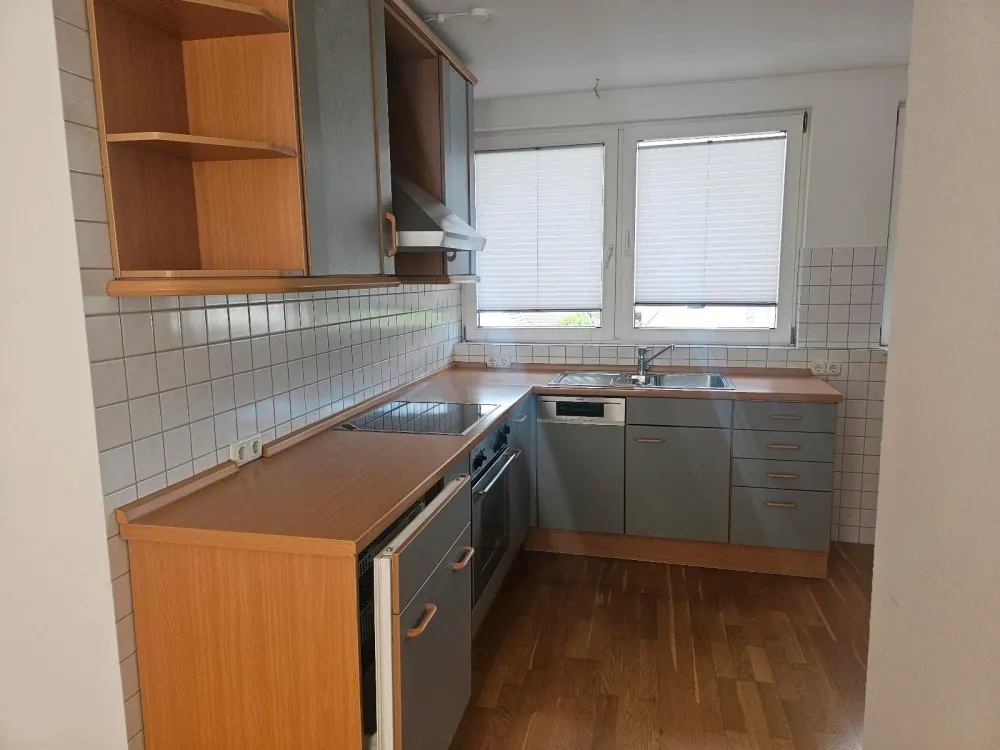 Helle und zentrale 2- Zimmer-Dachgeschosswohnung