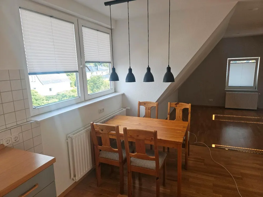 Helle und zentrale 2- Zimmer-Dachgeschosswohnung