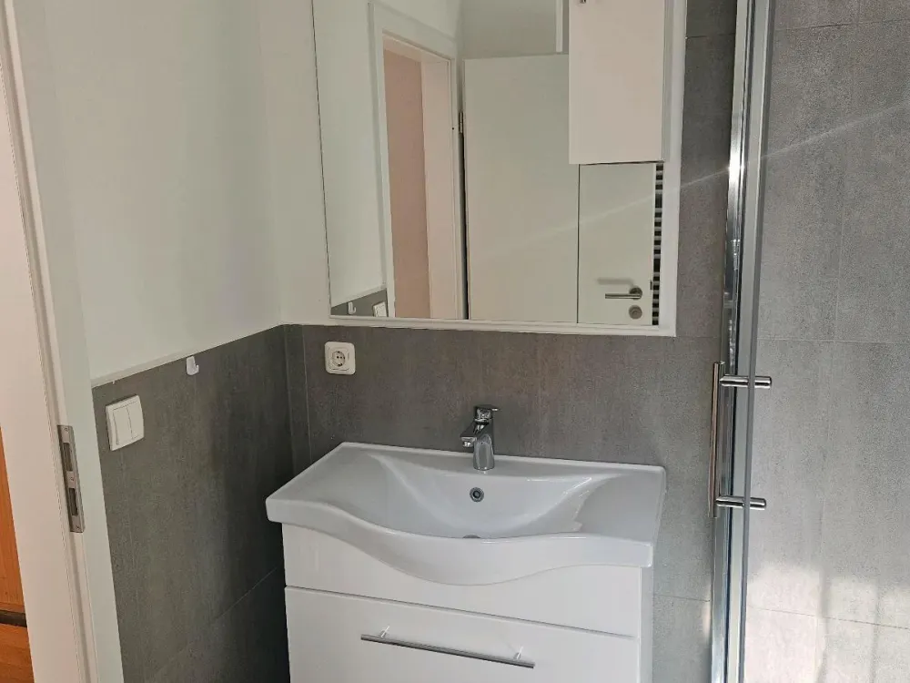 Helle und zentrale 2- Zimmer-Dachgeschosswohnung