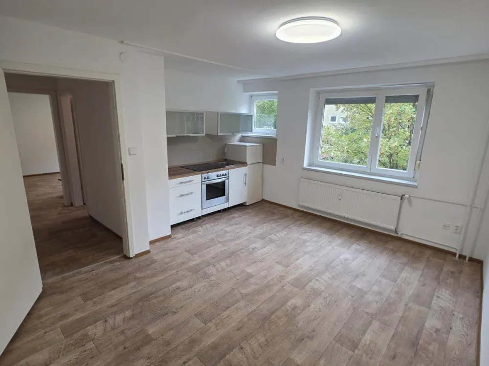 Helle, modern renovierte Wohnung in Fürth-Hardhöhe mit Einbauküch