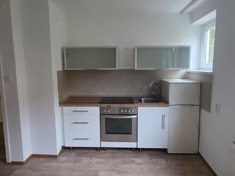 Helle, modern renovierte Wohnung in Fürth-Hardhöhe mit Einbauküch