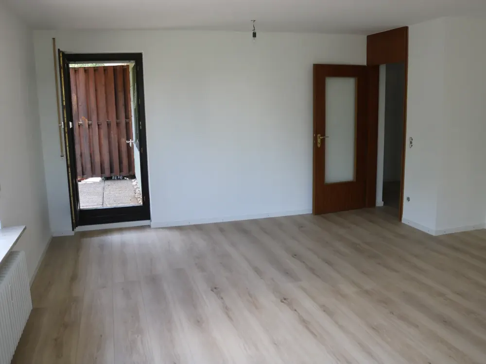 Großzügige schöne 2-Zimmerwohnung mit großem Balkon und Garage