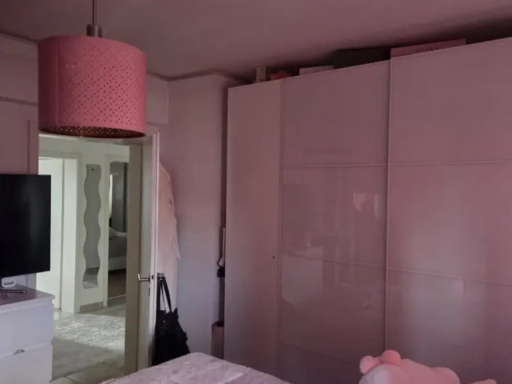 Neuss: Bright 3-Room Apartment with Balcony