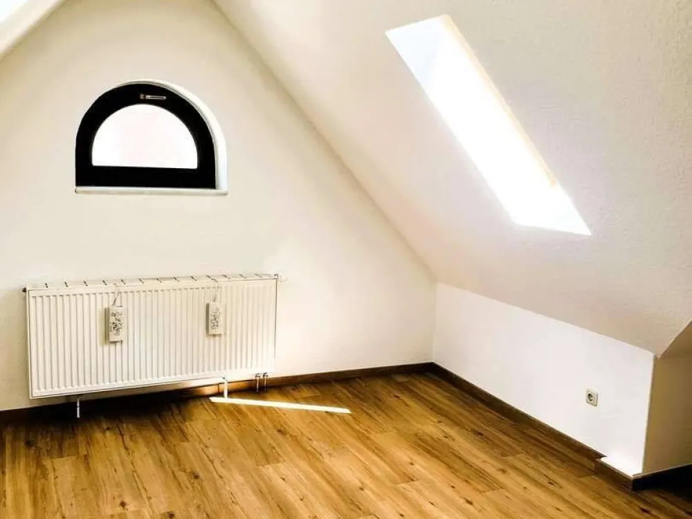 Renovierte 3 - Zi.-Maisonette-Wohnung m. herrlichen Blick auf die Noris