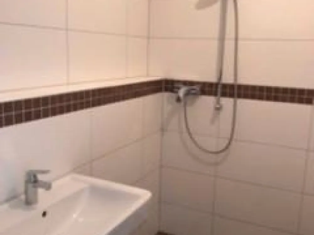 1600/47215/107 H3 "Bright Ground Floor Apartment in a Quiet Location - with Garden"