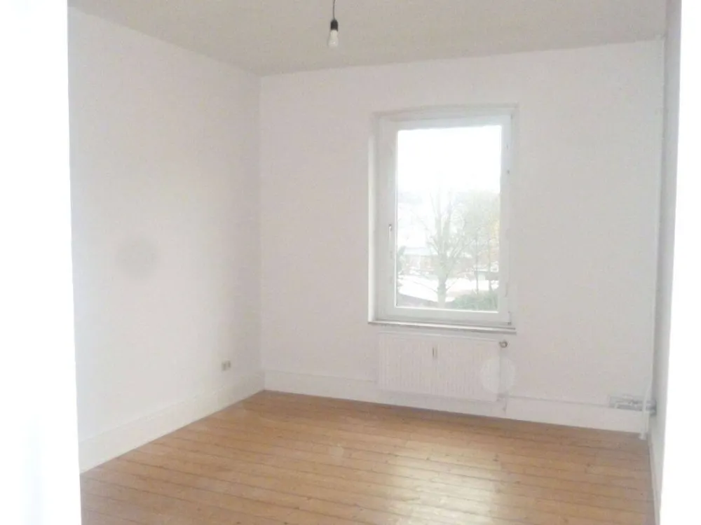 Attraktive 3-Zimmer-Altbauwohnung mit 2 Balkonen im Reiherstiegviertel