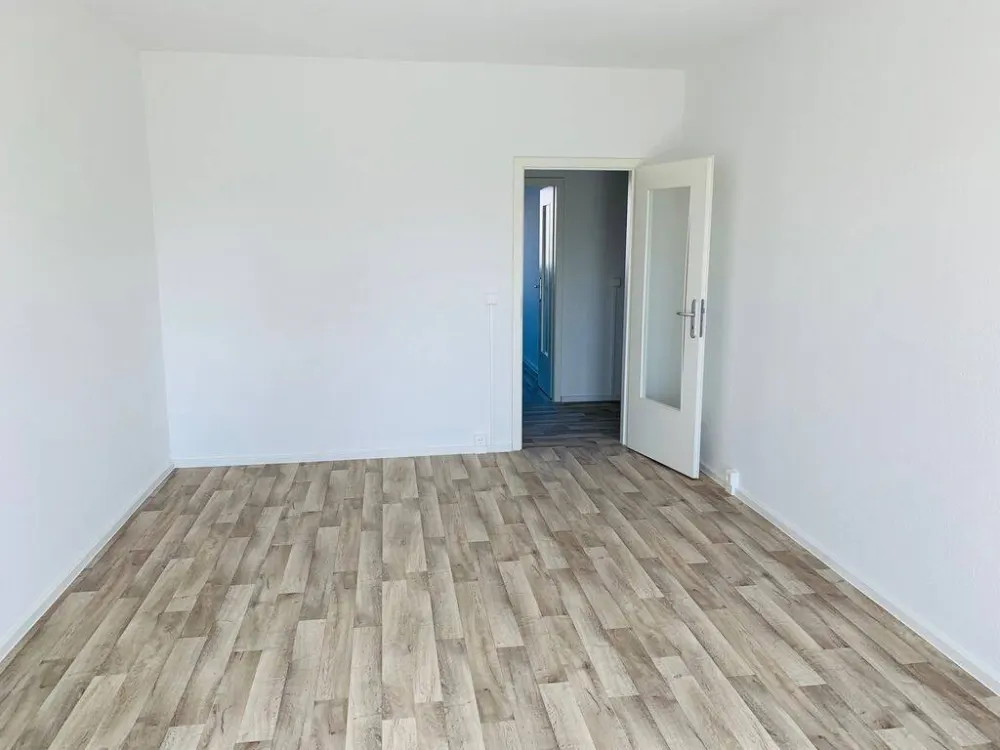 4-room apartment with balcony at airy height