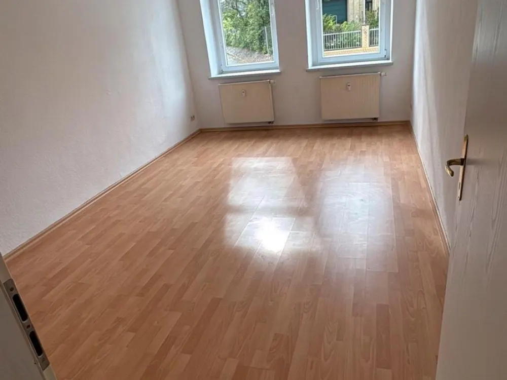 Schöne helle 2 Raumwohnung,EBK, Balkon, von privat