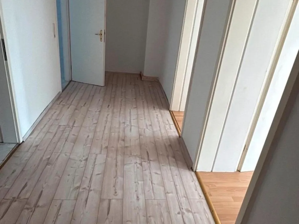 Schöne helle 2 Raumwohnung,EBK, Balkon, von privat